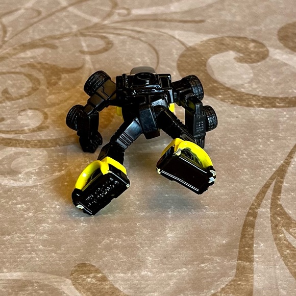 2006 Hasbro Titanium Series Transformers Bumblebee Diecast Figure With Weapon - Picture 6 of 8